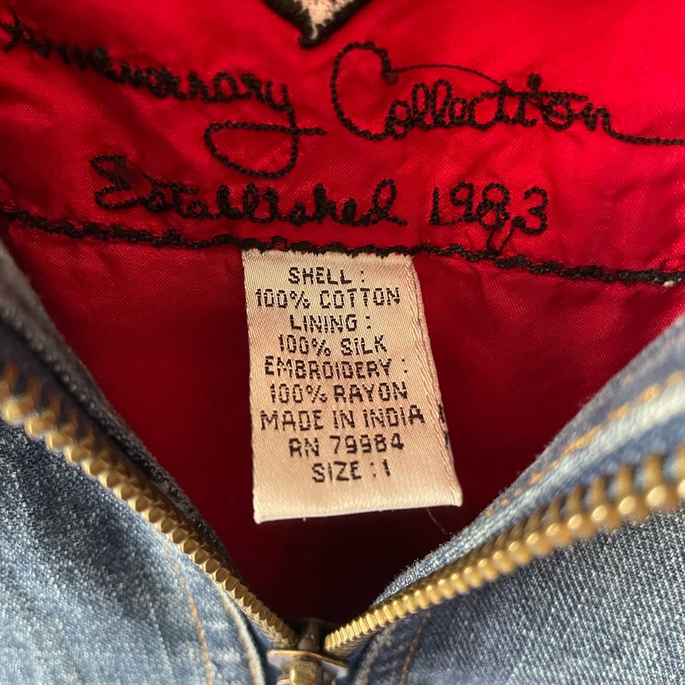 Chico's 1983 Anniversary Embroidered Denim Jacket with Parrot Design. Size 1 - Picture 6 of 12